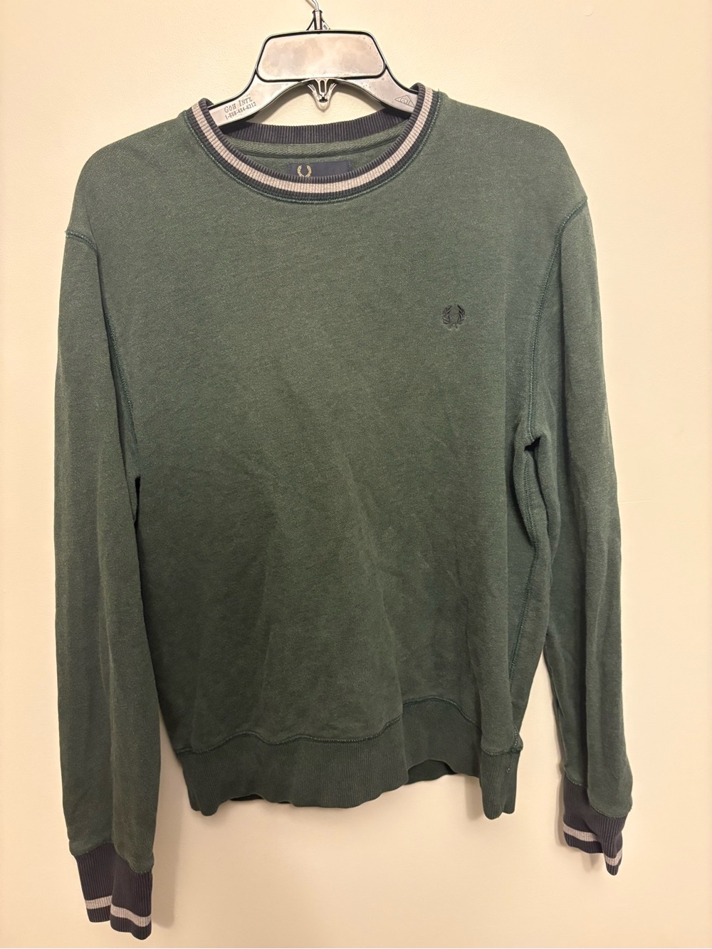 VTG Style Fred Perry Green Embroidered Laurel Wreath Sweatshirt Men's Large
